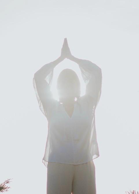 Beata tijdens energetische healing op Ibiza - spirituele ontwikkeling, bewustwording en verbinding met jezelf