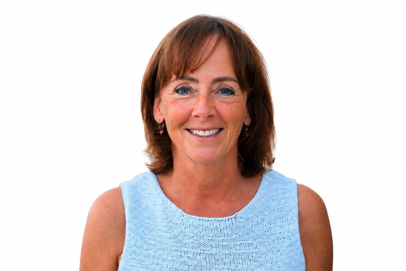 Portret van Beata van Etten in een lichtblauwe top
